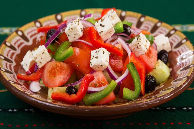 Griechischer Salat: Leckeres Rezept für den Klassiker - Utopia.de