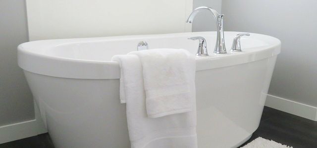 Clean Bathtub Without Special Cleaners, How To Clean Black Bathtub