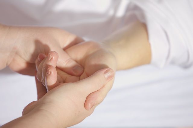 Skin problems such as chilblains can be avoided by keeping fingers and toes warm.