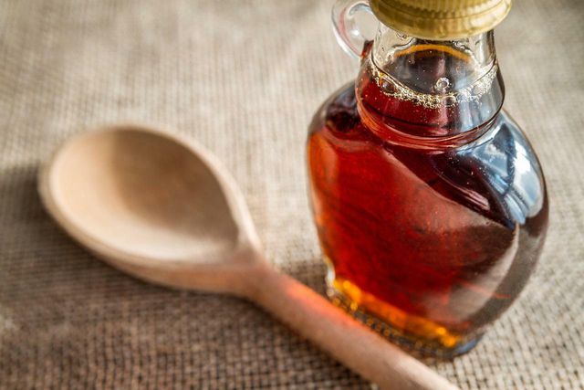 Maple syrup is thinner in consistency than honey.