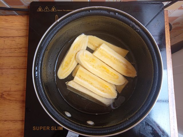 Boil the sliced plantain until soft.