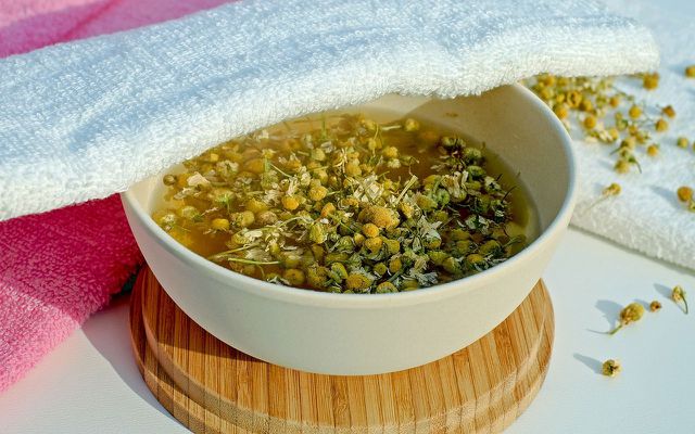 Clogged ears remedy steam bath chamomile