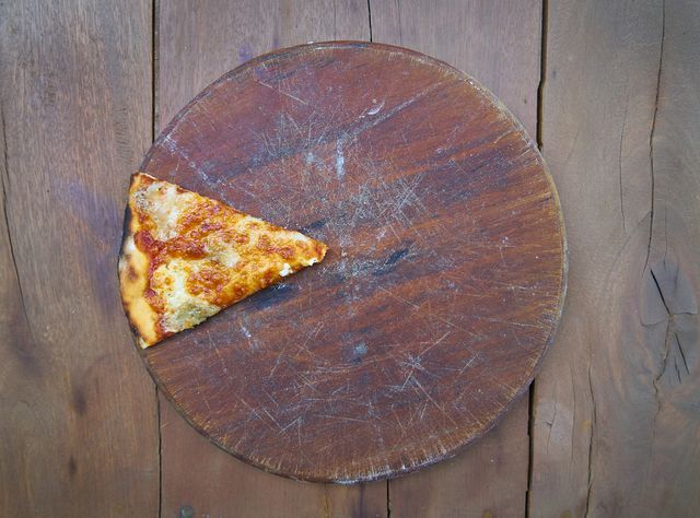 Pizza aufwärmen: So schmeckt sie wie frisch aus dem Ofen - Utopia.de