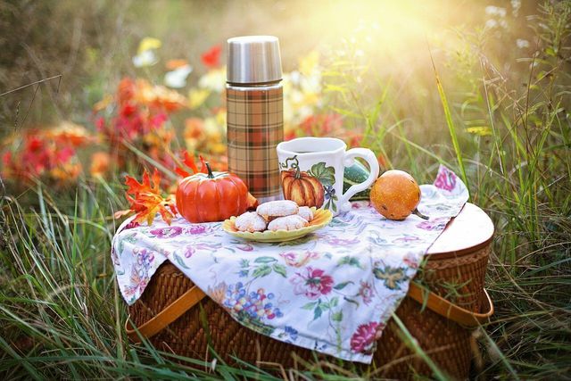 Surprise your loved one with a relaxing picnic in the park.