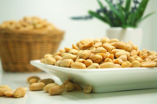 While packaged peanuts are usually vegan, you do need to keep your eyes open for those containing gelatin.