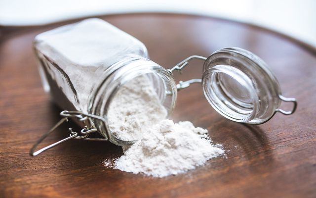 Flour: How to Remove Grease Stains