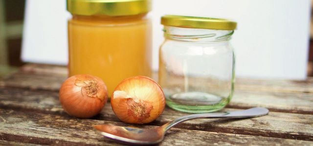 Homemade cough syrup remedy onion juice