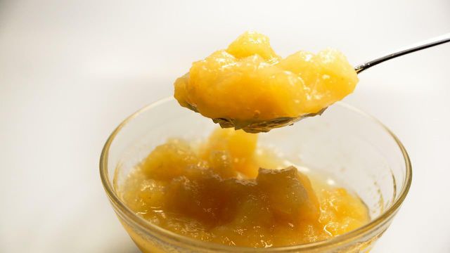 Apple sauce can make a great alternative to vegan margarine in many recipes.