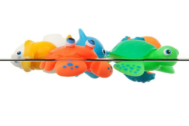 Wondering how to clean bath toys naturally? Hot water does a great job sterilizing them. 