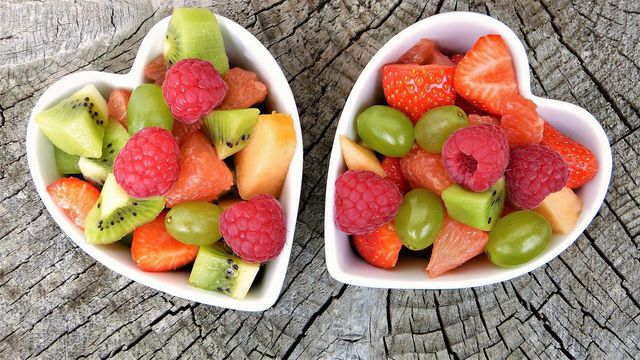 If you do not want to eat kiwi fruit on its own, you can add it into a fruit salad. 