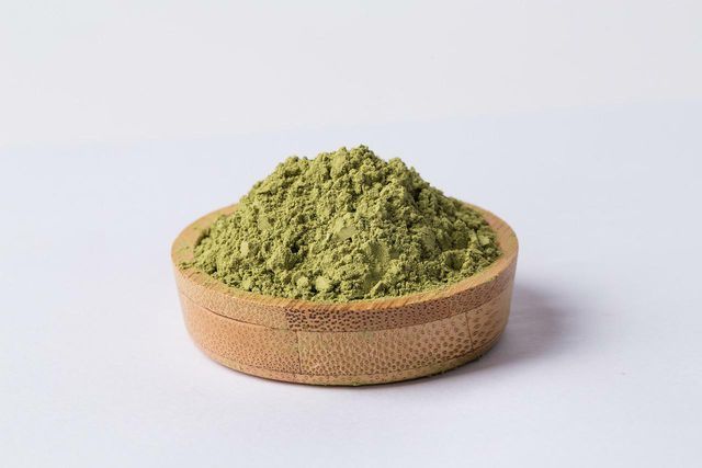 Use matcha to control blemishes in the long and short term.