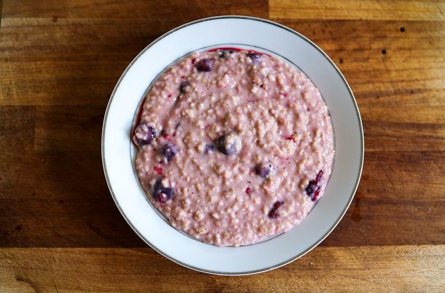 Ein histaminarmes Rezept zum Frühstück ist Porridge. 