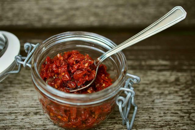 Sun-dried tomatoes are an unexpected vegan bacon substitute. 