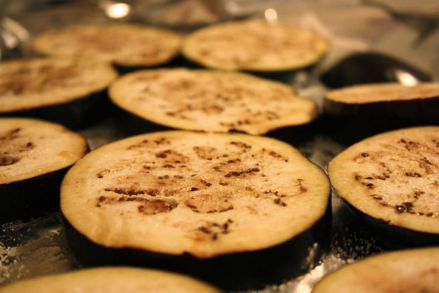 Freezing eggplant in slices is the most popular way