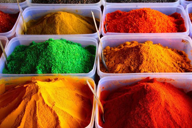 Celebrate Holi 2023 sustainably by using natural colors from your kitchen