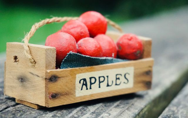 Crate apples ingredients for vegan apple pie