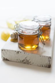 You only need two ingredients for an effective and healthy cough syrup: honey and thyme oil.
